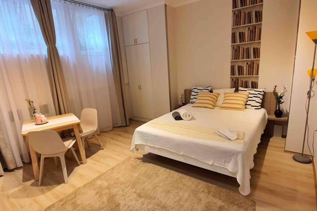 Studio Flat In The Center Of Budapest Eksteriør billede