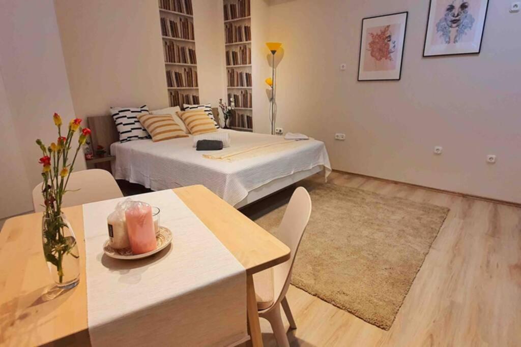 Studio Flat In The Center Of Budapest Eksteriør billede